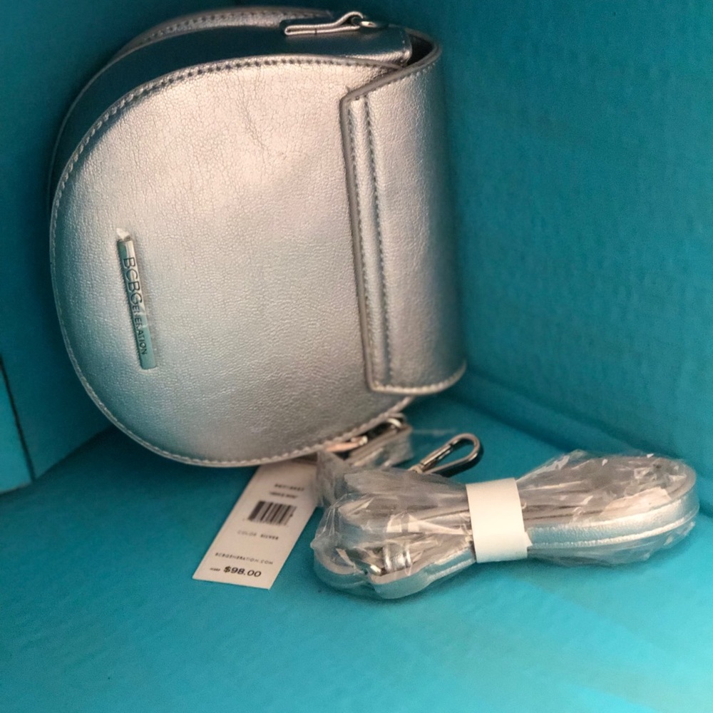 BCBG metallic crossbody purse super cute!!